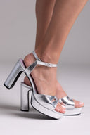 Πέδιλα με μπαρέτα MARIAMARE - Ασημί - thefashionproject.gr - MARIAMARE