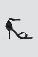 Πέδιλα με μπαρέτα ONLY 15340888 - Μαύρο - thefashionproject.gr - ONLY - 23629002002