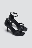 Πέδιλα με μπαρέτα ONLY 15340888 - Μαύρο - thefashionproject.gr - ONLY - 23629002002