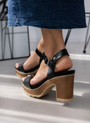 Πέδιλα με μπαρέτα Refresh 171782 - Μαύρο - thefashionproject.gr - Refresh