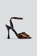 Πέδιλα με print ταρταρούγα και μπαρέτα TFP - Κάμελ - thefashionproject.gr - TFP