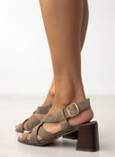 Πέδιλα suede με crossover φάσες ERYNN