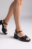 Πέδιλα χαμηλά με μπαρέτα TFP - Μαύρο - thefashionproject.gr - TFP - 23925002003