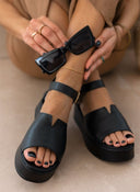 Πλατφόρμες δερμάτινες με άνοιγμα tfp - Μαύρο - thefashionproject.gr - TFP