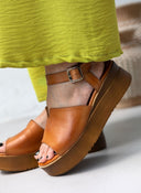 Πλατφόρμες δερμάτινες με άνοιγμα tfp - Ταμπά - thefashionproject.gr - TFP
