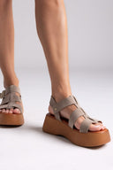 Πλατφόρμες καστόρινες με τοκά Estil - Τάουπε - thefashionproject.gr - Estil - 24077035003