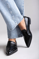 Pointed Flat Loafers Crinkled Patent - Black Crinkled Patent - thefashionproject.gr - VeraBloom