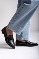 Pointed Flat Loafers Crinkled Patent - Black Crinkled Patent - thefashionproject.gr - VeraBloom