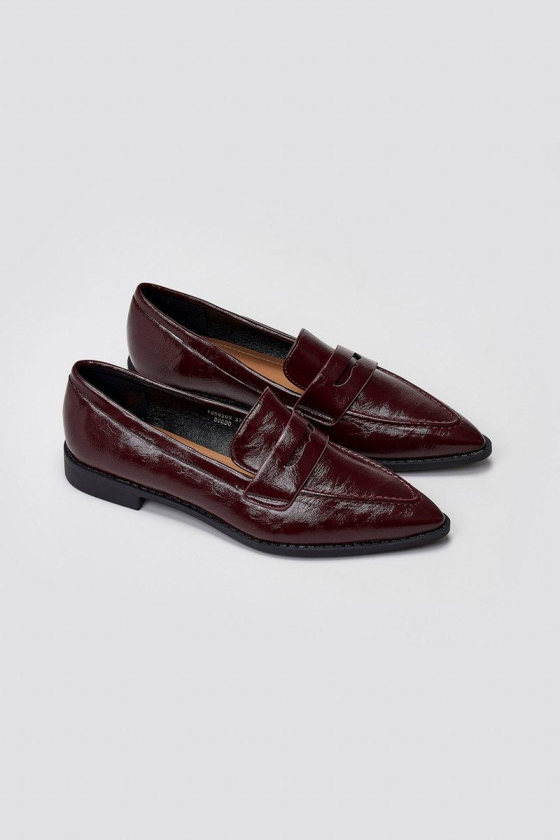 Pointed Flat Loafers Crinkled Patent - Burgundy Crinkled Patent - thefashionproject.gr - VeraBloom