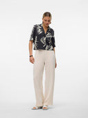 Πουκάμισο σατέν crop AWARE by VERO MODA 10307628 - Μαύρο - thefashionproject.gr - AWARE by VERO MODA