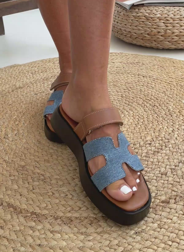 Σανδάλια flatforms δερμάτινα με τζιν φάσα tfp