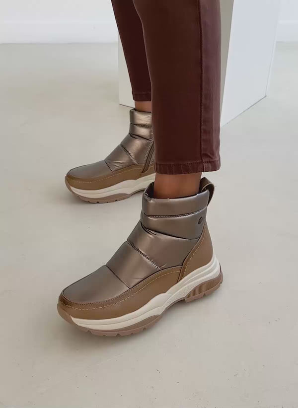 Sneakers μποτάκια καπιτονέ Xti 143372