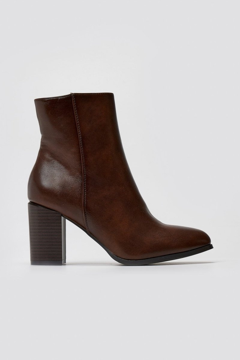 Round - Toe Ankle Boots with Block Heel - Dark Brown Matte - thefashionproject.gr - BOTEGGA 22