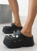Σαμπό με ψηλή σόλα και διακοσμητικά - Μαύρο - thefashionproject.gr - The Fashion Project