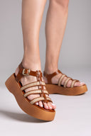 Σανδάλια δερμάτινα flatforms gladiator με ψάθα Estil