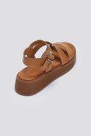 Σανδάλια δερμάτινα flatforms με φάσες Tfp