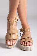 Σανδάλια δερμάτινα flatforms με τοκά TFP - Μπεζ - thefashionproject.gr - TFP