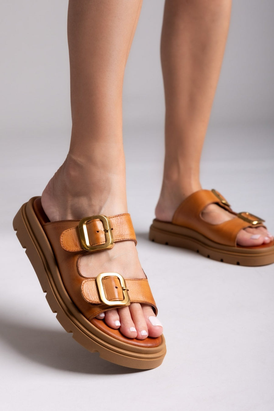 Σανδάλια δερμάτινα flatforms με τοκάδες TFP