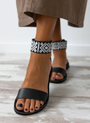 Σανδάλια δερμάτινα με boho μπαρέτα Estil