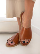 Σανδάλια δερμάτινα με φαρδιά φάσα TFP - Ταμπά - thefashionproject.gr - TFP