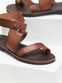 Σανδάλια δερμάτινα με ιδιαίτερο κούμπωμα Iris Sandals - Καφέ - thefashionproject.gr - IRIS