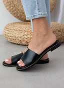 Σανδάλια δερμάτινα με v cut και στρας TFP - Μαύρο - thefashionproject.gr - TFP - 21514002002