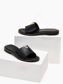 Σανδάλια δερμάτινα με v cut και στρας TFP - Μαύρο - thefashionproject.gr - TFP - 21514002002