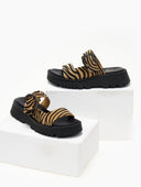 Σανδάλια flatforms από συνθετικό ponyskin με στρας TFP