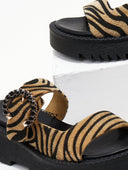 Σανδάλια flatforms από συνθετικό ponyskin με στρας TFP