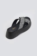 Σανδάλια flatforms crossover με print Estil
