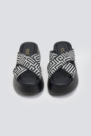 Σανδάλια flatforms crossover με print Estil