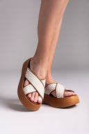 Σανδάλια flatforms crossover με print Estil