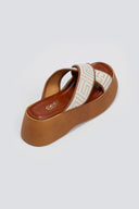 Σανδάλια flatforms crossover με print Estil