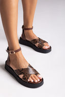 Σανδάλια flatforms crossover με print Tfp - Καφέ
