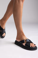 Σανδάλια flatforms δερμάτινα crossover Tfp