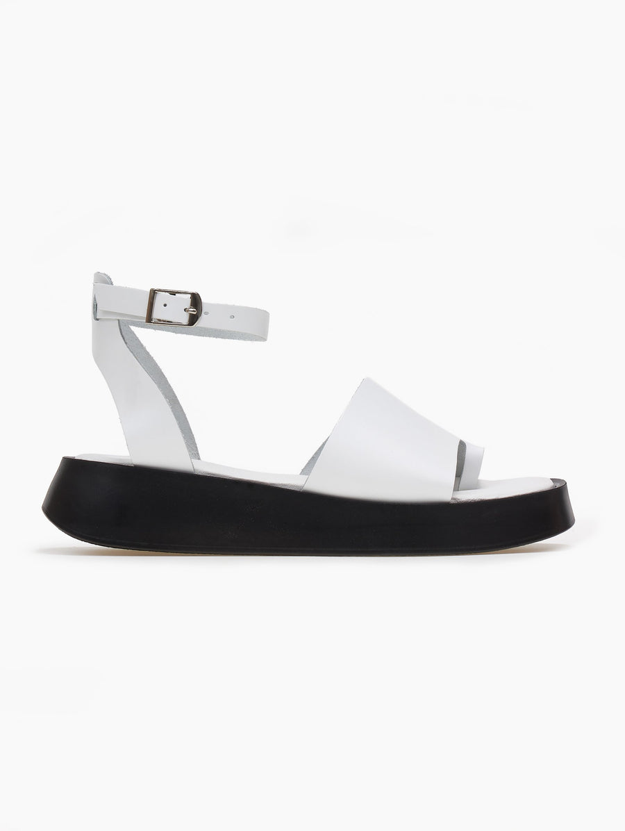 Σανδάλια flatforms δερμάτινα με άνιση φάσα tfp