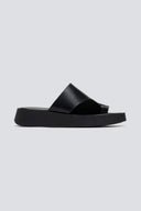 Σανδάλια flatforms δερμάτινα με δάκτυλο Tfp