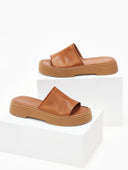 Σανδάλια flatforms δερμάτινα με φαρδιά φάσα Iris Sandals - Ταμπά - thefashionproject.gr - IRIS