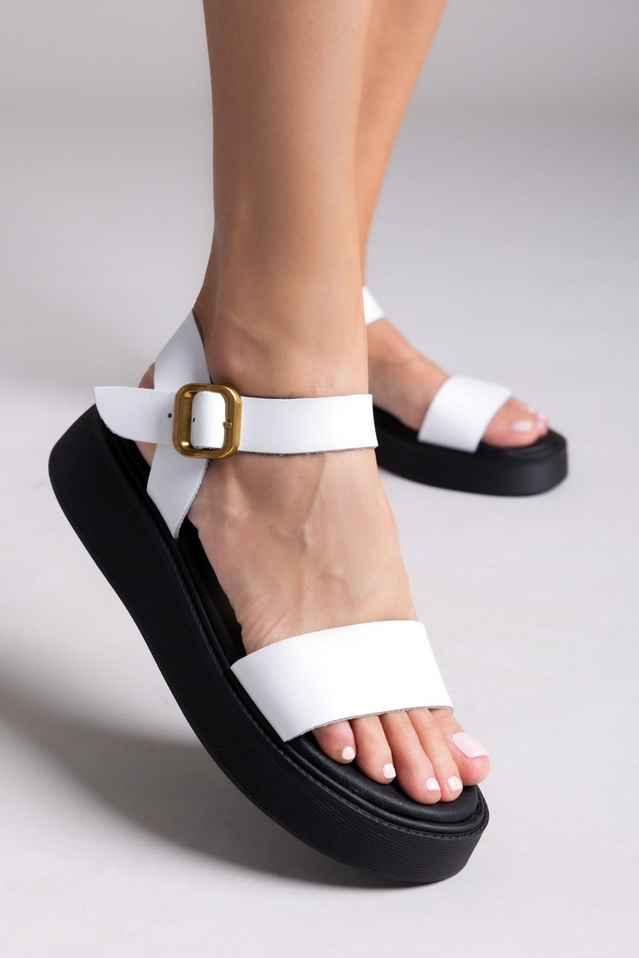 Σανδάλια flatforms δερμάτινα με μπαρέτα Estil