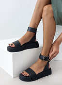 Σανδάλια flatforms δερμάτινα με μπαρέτα TFP