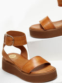 Σανδάλια flatforms δερμάτινα με μπαρέτα TFP