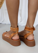 Σανδάλια flatforms δερμάτινα με μπαρέτα TFP