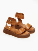 Σανδάλια flatforms δερμάτινα με μπαρέτα TFP