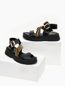 Σανδάλια flatforms δερμάτινα με λοξή φάσα TFP