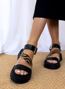 Σανδάλια flatforms δερμάτινα με λοξή φάσα TFP