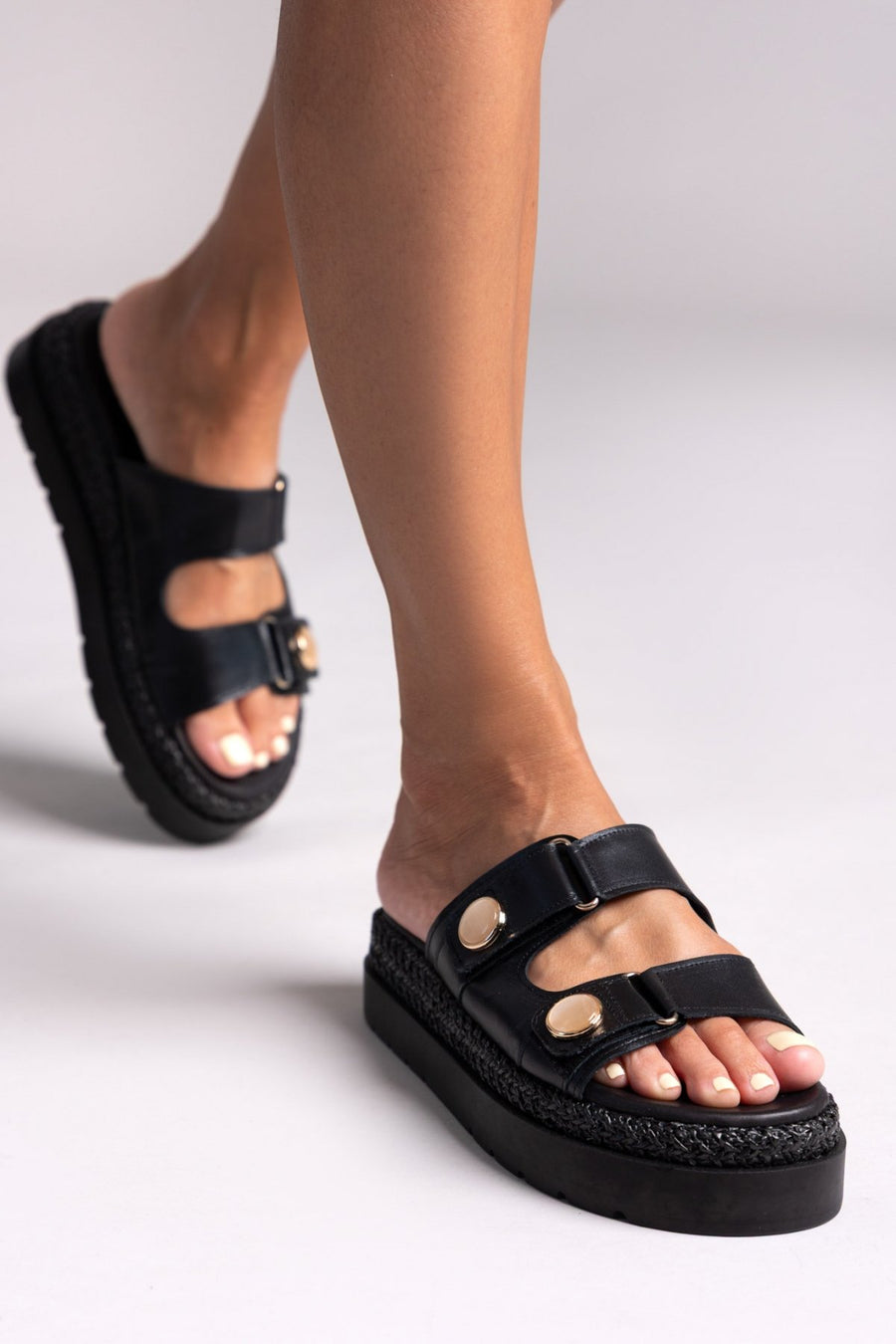 Σανδάλια flatforms δερμάτινα με ψάθα 2522/91