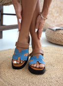 Σανδάλια flatforms δερμάτινα με τζιν φάσα tfp