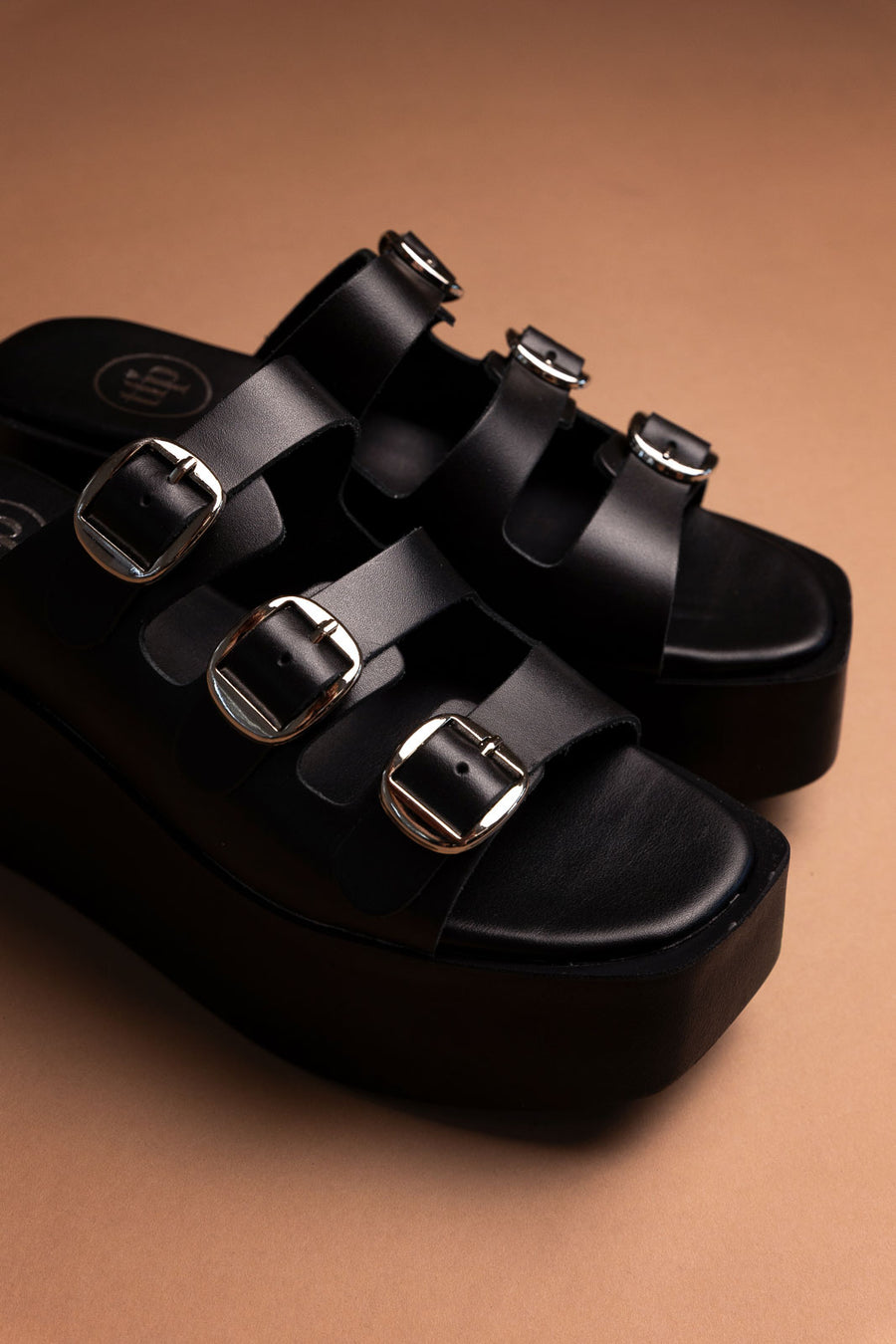 Σανδάλια flatforms δερμάτινα με τοκάδες Tfp - Μαύρο