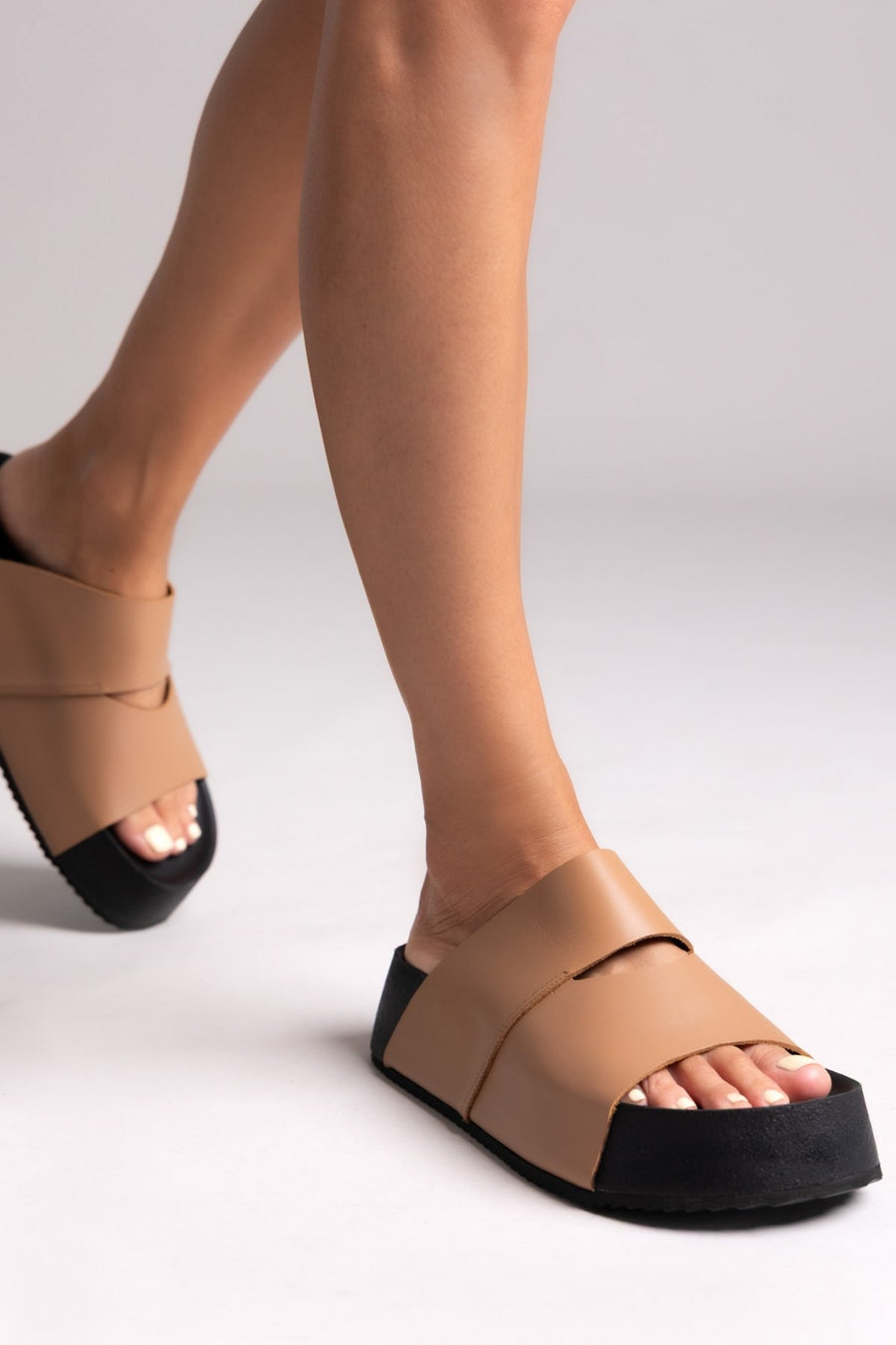 Σανδάλια flatforms με άνοιγμα Iris Sandals