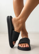 Σανδάλια flatforms με φαρδιά ψάθινη φάσα Estil - Μαύρο - thefashionproject.gr - Estil